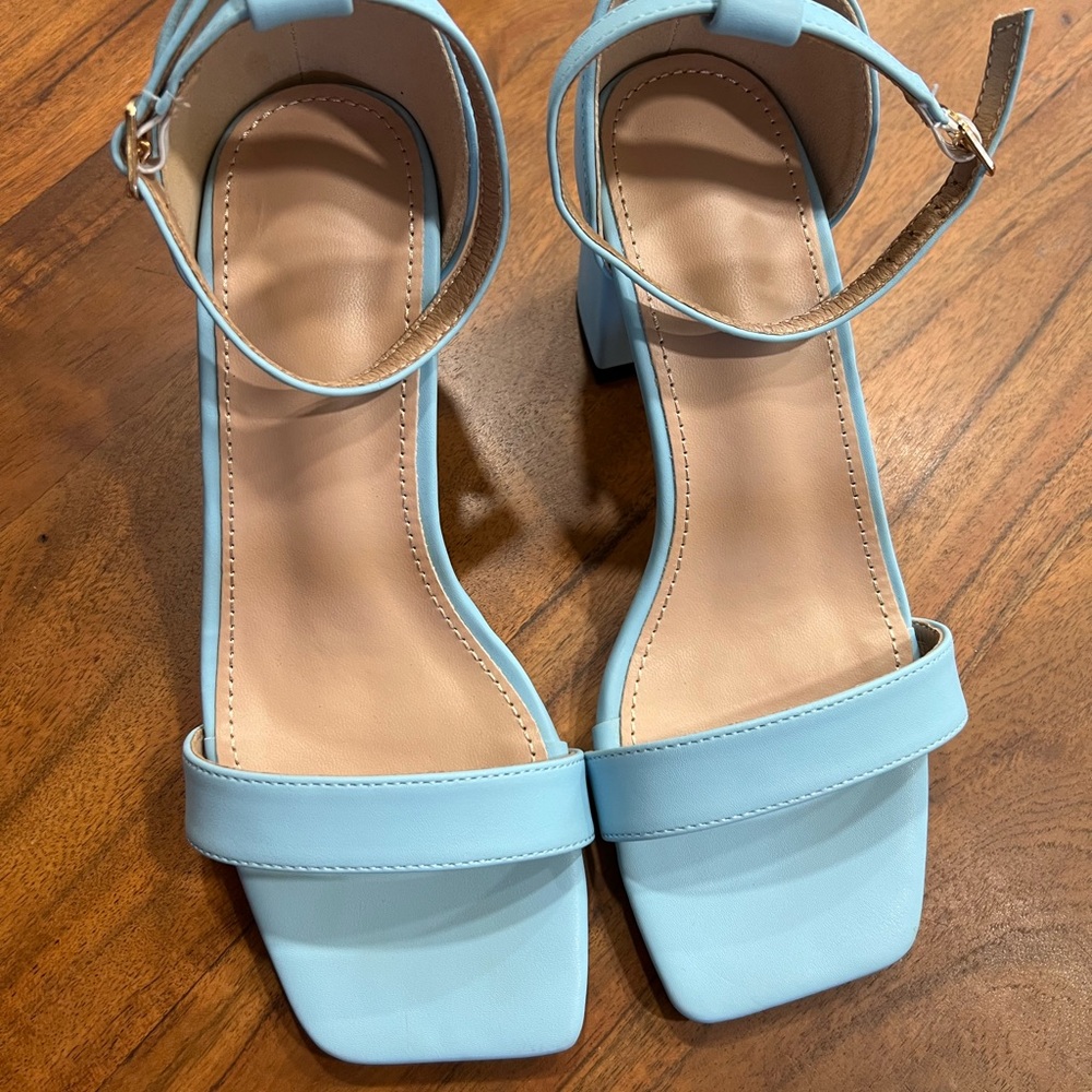 Women shoes sandals